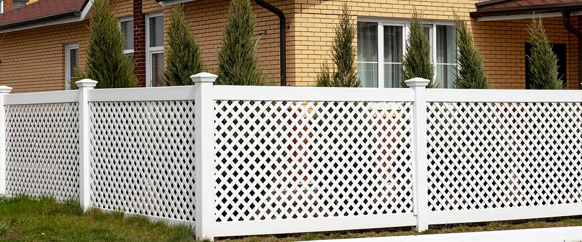 vinyl lattice fence